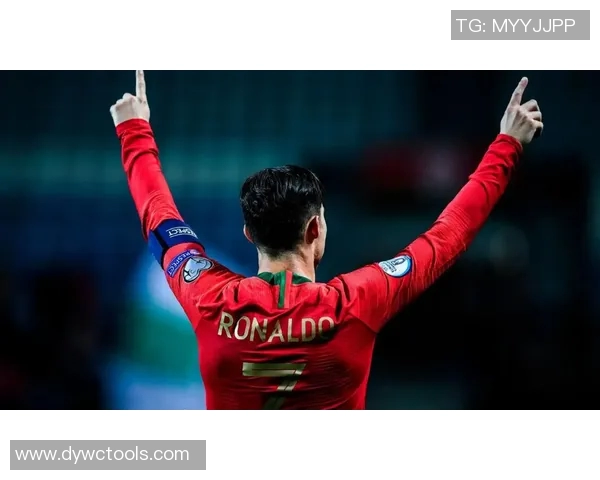 穿长袖征战绿茵场的足球明星盘点及其独特风格解析